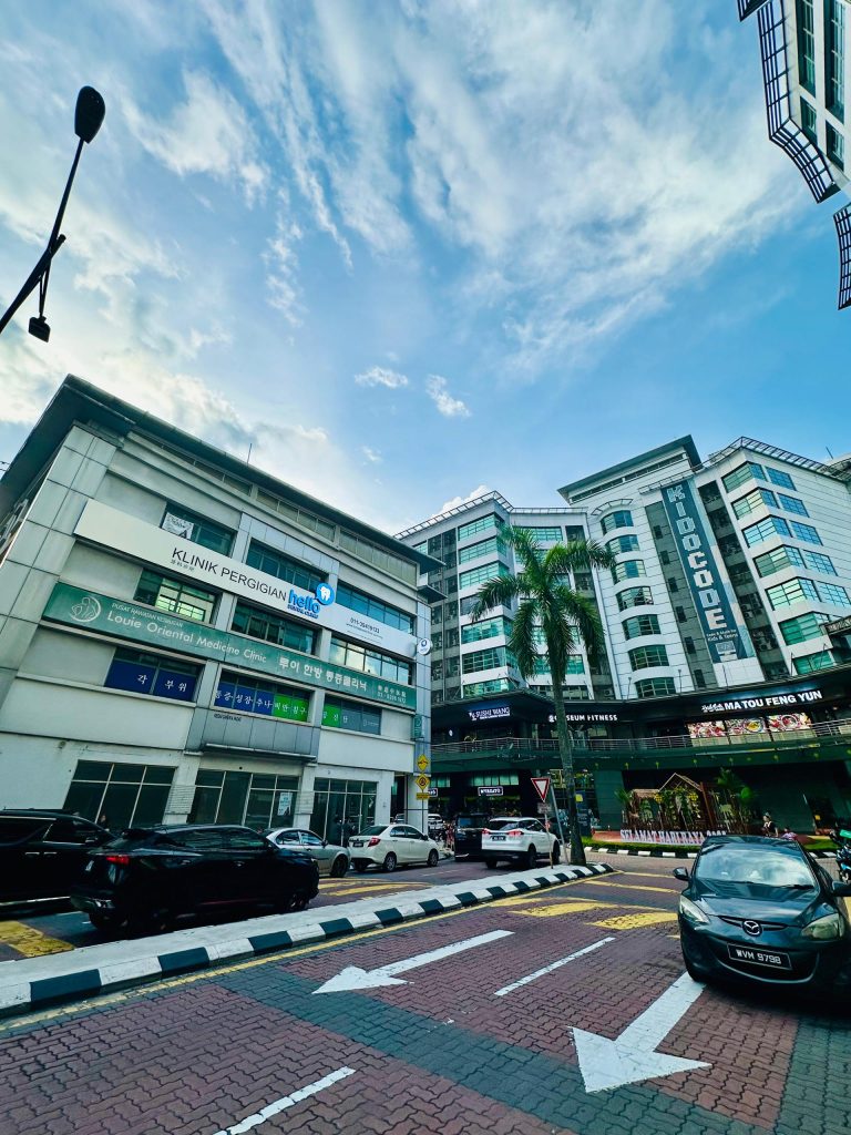 another angle of the Dental Clinic Solaris Mont Kiara building